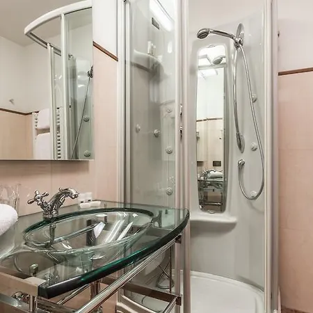 Ca' Del Monastero 1 Collection For 4 Guests With Balcony And Lift アパート