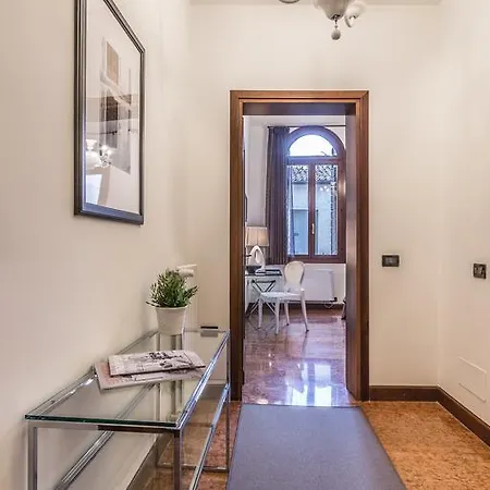 Ca' Del Monastero 1 Collection For 4 Guests With Balcony And Lift Appartement *